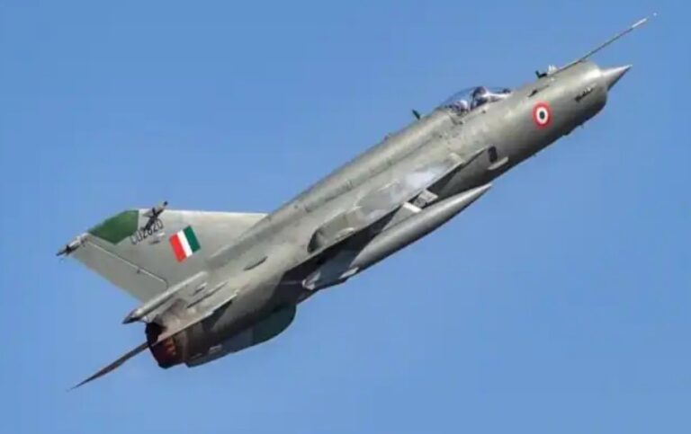 Indian Air Force's MiG-21 Fighter Jet Crash : இந்திய போர் விமானம் விபத்து