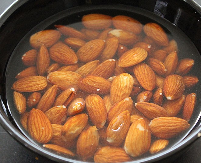 health benefits of soaked almonds : ஊறவைத்த பாதாமில் உள்ள நன்மைகள் !