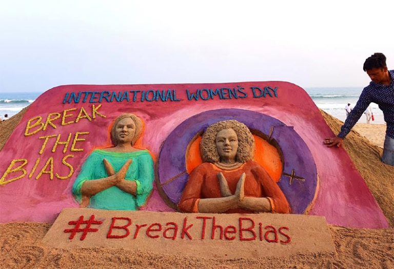 Manas-Kumar-Sahoo-creates-sand-sculpture-on-International-womens-day