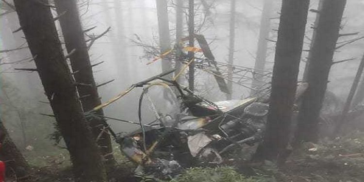 Army-Chopper-Crashes-Near-Line-of-Control-in-North-Kashmir-750x375