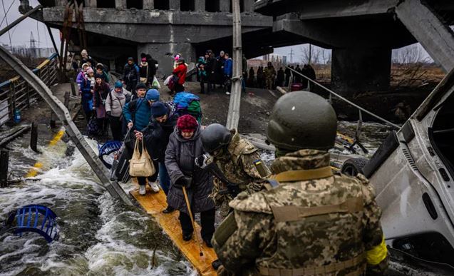 russia-ukraine-crisis-fleeing-ukrainians-caught-as-russia-steps-up-attack
