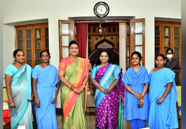 governor-tamilisai-soundararajan-and-roja-mla-cut-the-cake-to-celebrate--international-womens-day
