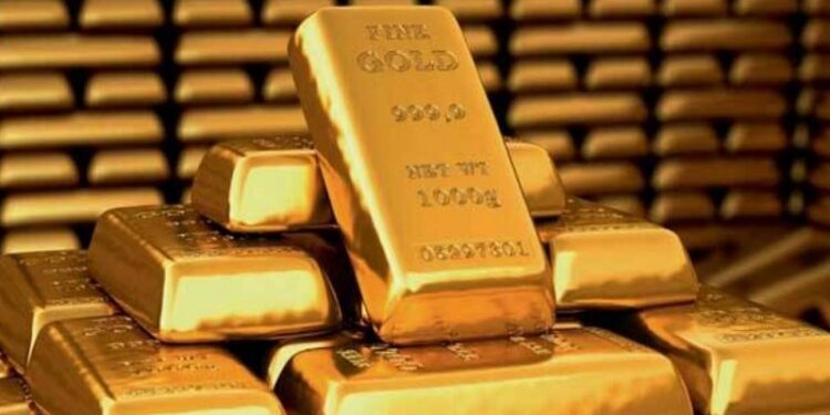 Customs seized gold worth Rs. 20 lakhs : ரூ. 20 லட்சம் மதிப்புள்ள தங்கத்தை சுங்கத்துறையினர் பறிமுதல் செய்தனர்