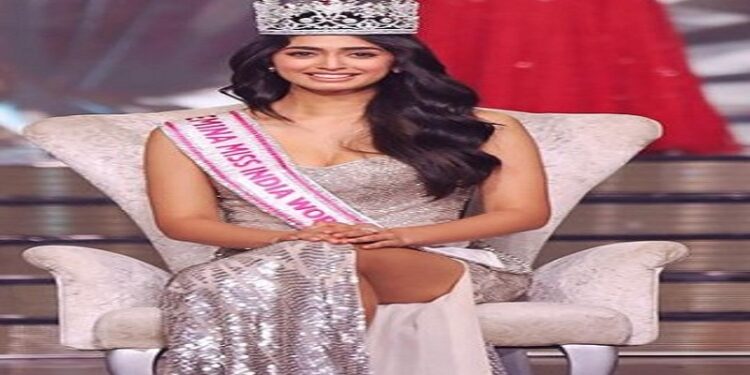 Miss India : ஃபெமினா மிஸ் இந்தியா வேர்ல்ட் என்ற பட்டத்தை வென்றார் கர்நாடகாவின் ஷினி ஷெட்டி