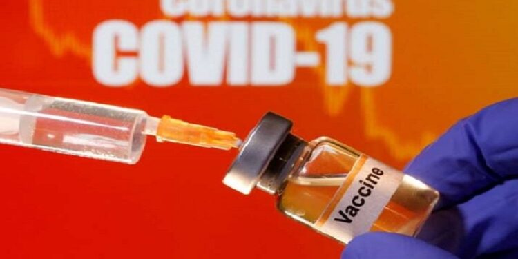 Covid-19 precautionary dose : கரோனா பூஸ்டர் தடுப்பூசி செலுத்திக் கொள்ளும் இடைவெளி குறைப்பு