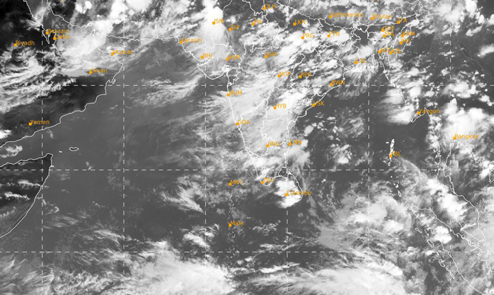 heavy rain in 13 districts of tamilnaadu