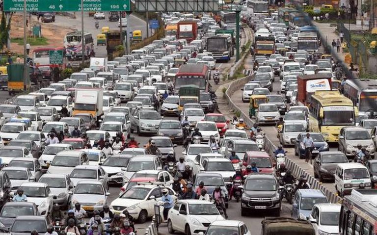 Bangalore Traffic on August 15 : ஆகஸ்ட் 15 அன்று பெங்களூரில் சாலைக்கு வருவதற்கு முன் இந்த செய்தியைப் படியுங்கள்