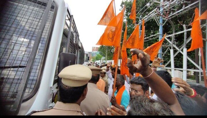 54 Hindu Munnani arrested in Erode: ஈரோட்டில் இந்து முன்னணியினர் 54 பேர் கைது