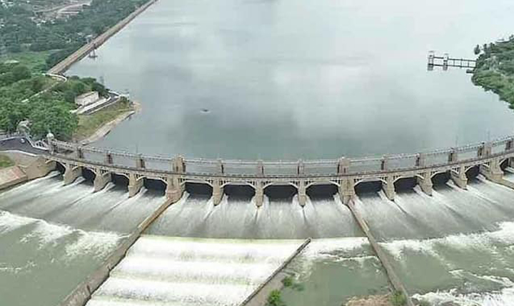 Increase in water flow to Mettur dam: மேட்டூர் அணைக்கு நீர்வரத்து 1.30 லட்சம் கன அடியாக அதிகரிப்பு