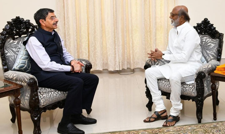 Actor Rajinikanth talked politics with the governor: ஆளுநரிடம் அரசியல் பேசினேன்; வெளியில் கூற முடியாது: நடிகர் ரஜினிகாந்த்