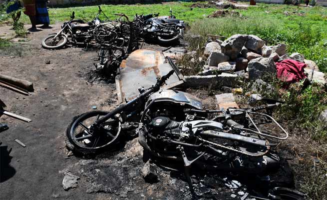 Petrol bombing continues in Tamil Nadu: தமிழகத்தில் தொடரும் பெட்ரோல் குண்டு வீச்சு