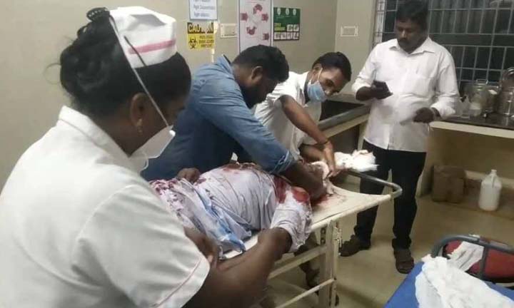 Elderly man hacked to death near Tiruvallur: திருவள்ளூர் அருகே  முதியோர் வெட்டிக் கொலை; மர்ம நபர்களுக்கு போலீஸ் வலைவீச்சு