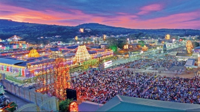 Darshan after 19 hours in Tirupati: திருப்பதியில் குவிந்த பக்தர்கள்; 19 மணி நேரத்திற்குப்பின் தரிசனம்