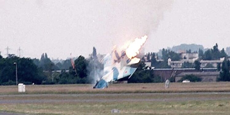 Aircraft Crashed : கோவாவில் மிக்-29கே போர் விமானம் விபத்துக்குள்ளானது