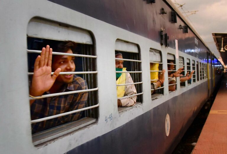 South Western Railways : தசரா, தீபாவளியையொட்டி சிறப்பு ரயில்கள் இயக்க தென்மேற்கு ரயில்வே முடிவு