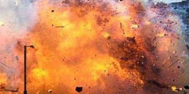 Firecracker Factory blast : பட்டாசு கிடங்கில் வெடிவிபத்து: 4 பேர் பலி, 7 பேர் காயம்