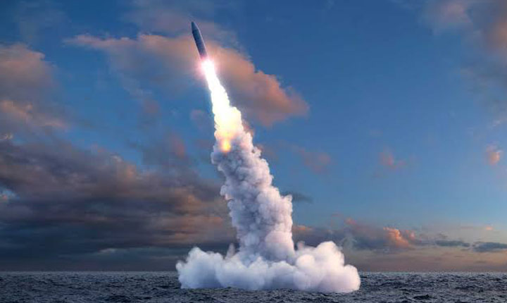 INS Arihant successfully Launched Ballistic Missile: நீர்மூழ்கி கப்பலிலிருந்து ஏவப்பட்ட ஏவுகணை சோதனை வெற்றி