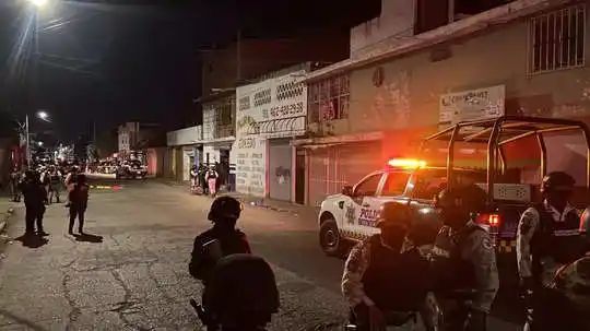 12 people killed in Mexico bar shooting: மெக்சிகோ பாரில் துப்பாக்கிச்சூடு; 12 பேர் பலி
