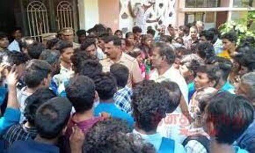 College students Protest in Tiruvannamalai: திருவண்ணாமலையில் கல்லூரி மாணவர்கள் சாலை மறியல்