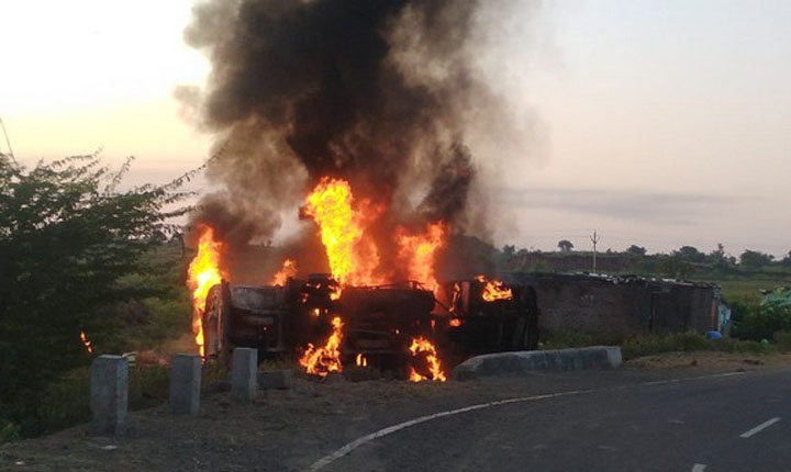 Fire breaks out in fuel tanker: டேங்கர் லாரி வெடித்து தீ விபத்து; 2 பேர் பலி, 20க்கும் மேற்பட்டோர் காயம்