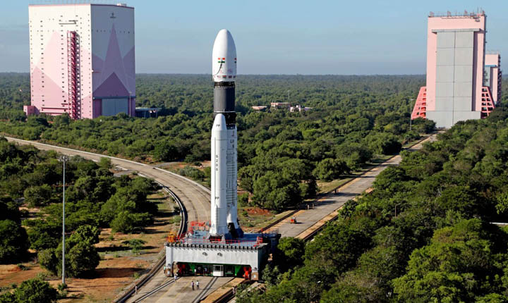ISRO to launch 36 satellites of OneWeb: 4 ஆண்டுகளுக்கு பின் 36 செயற்கைக்கோள்களை சுமந்து செல்லும் ராக்கெட்