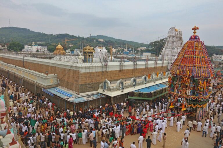 Tirupati Temple darshan tickets : திருமலை திருப்பதி கோயிலின் டிசம்பர் மாதத்திற்கான ரூ. 300 தரிசன டிக்கெட் நாளை வெளியீடு