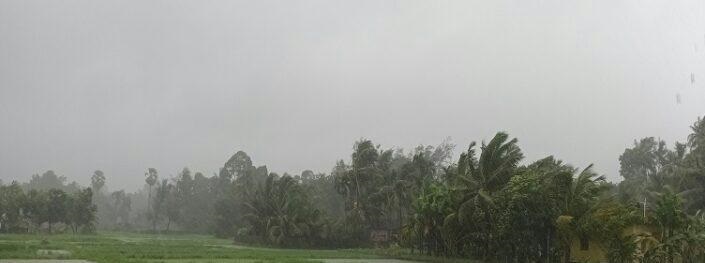 Heavy rain in 15 districts today 15 மாவட்டங்களில் இன்று பலத்த மழை : சென்னை வானிலை ஆய்வு மையம் தகவல்