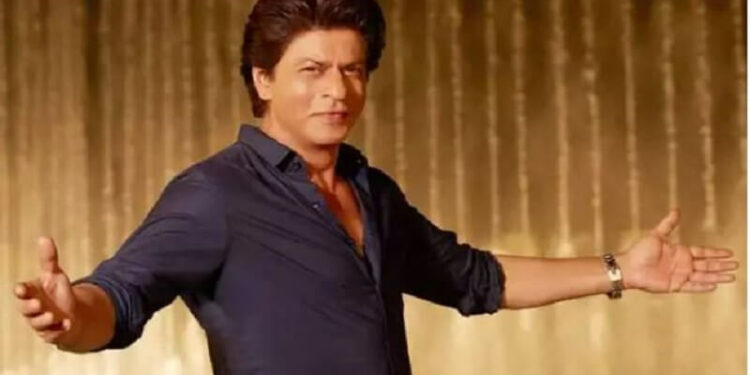 Shah Rukh Khan Stopped at Mumbai Airport : மும்பை விமான நிலையத்தில் நிறுத்தப்பட்ட ஷாருக்கான்: 7 லட்சம் அபராதம் செலுத்தினார்