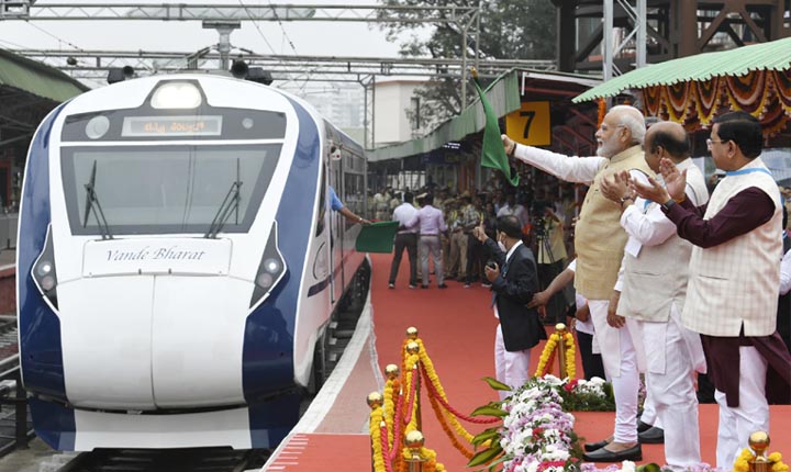 PM Modi flags off Vande Bharat Express:நாட்டின் 5வது வந்தே பாரத் ரயிலை தொடங்கி வைத்த பிரதமர்