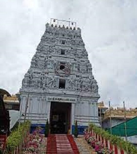 Annavaram Sathya Devar Temple: ஆந்திர பிரதேசம் காக்கிநாடா மாவட்டம் அன்னாவரம் சத்யதேவர் கோயில்