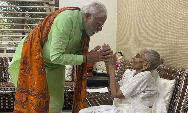 PM Modi’s mother admitted to hospital: பிரதமர் மோடியின் தாயார் மருத்துவமனையில் அனுமதி
