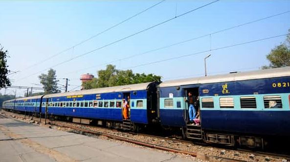 Railways Revenue: பயணிகள் ரயில் போக்குவரத்தின் மூலம் வருவாய் 71% அதிகரிப்பு