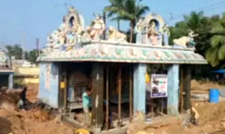Temple is hydraulically relocated: 70 ஆண்டுகள் பழமைவாய்ந்த கோயில் ஹைட்ராலிக் முறையில் இடமாற்றம்