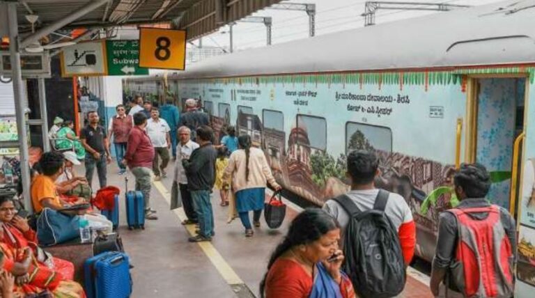 Bharat Gaurav Deluxe AC Tourist Train: பாரத் கௌரவ் டீலக்ஸ் சுற்றுலா ரயில் சேவை தொடக்கம்